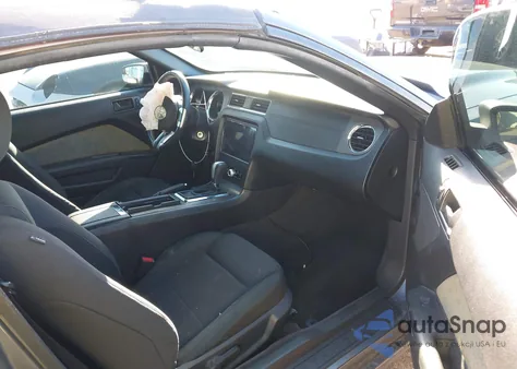 2013 Ford Mustang V6 z USA, uszkodzony, nr VIN 1ZVBP8EM6D5260150